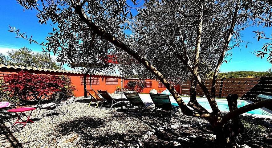 Gîte pour 2 personnes, avec terrasse ainsi que piscine et jardin à Ruoms - 2