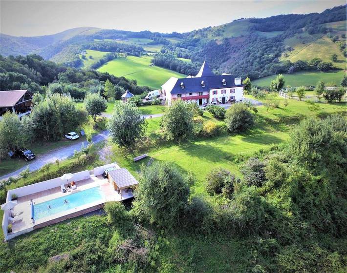 Casa de huéspedes para 2 personas, con Jacuzzi y Terraza además de Jardín y Piscina en Pirineo Navarro - 3