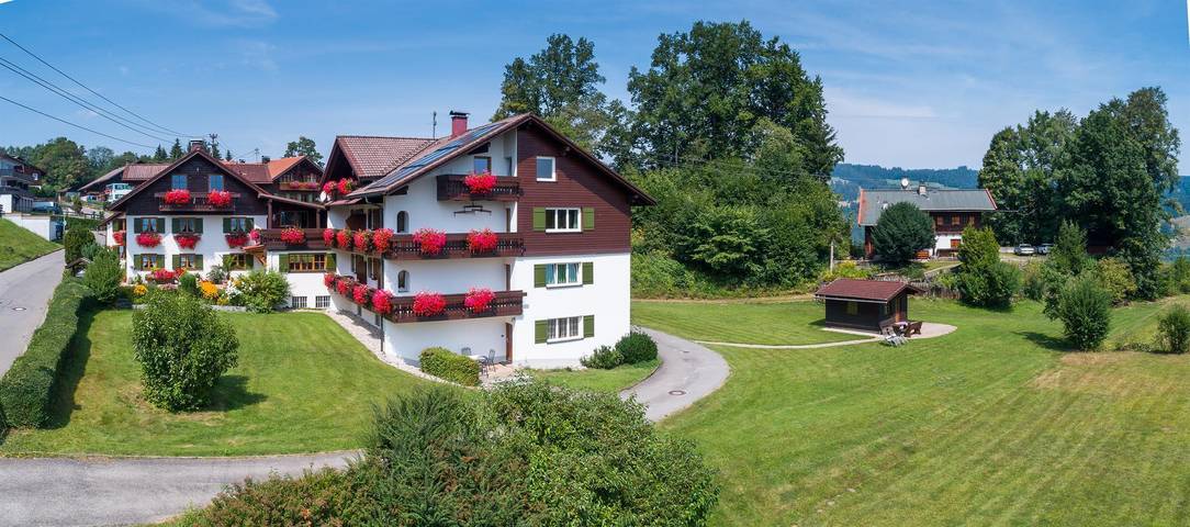Ferienwohnung für 2 Personen, mit Balkon und Terrasse sowie Garten in Immenstadt - 2