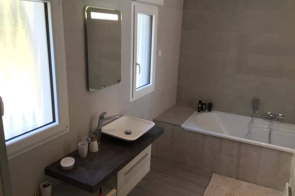Villaparadise83 ... eine herrliche Villa mit beheiztem Pool in Bagnols-en-Forêt, Mittelmeerküste (Frankreich)