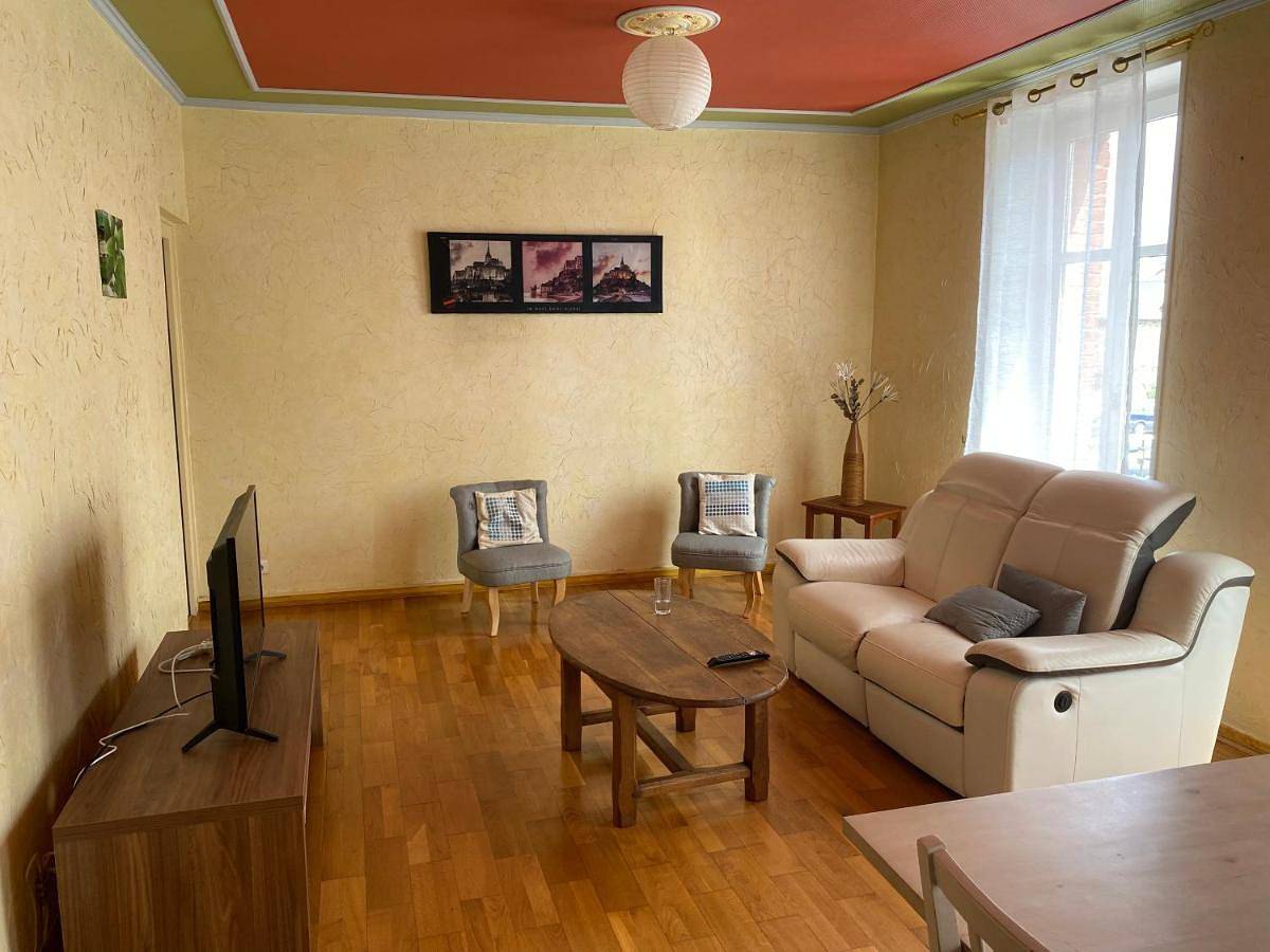 Appartement entier, Three-Bedroom Apartment in Pontorson, Région d'Avranches