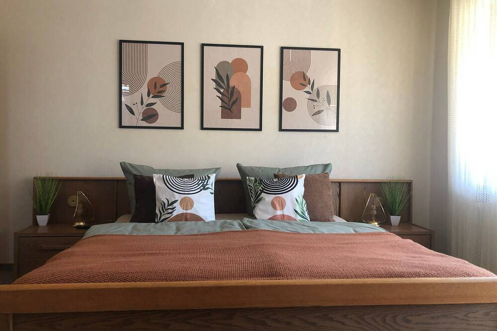 Ganze Wohnung, Zimmer 2, 1Og Moselblick Eva  mit Gemeinschaftsküche, gemeinsamen Garten, Balkon und Wlan in Klotten, Cochem-Zell