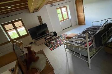 Gîte pour 12 personnes, avec jardin et terrasse à La Bridoire