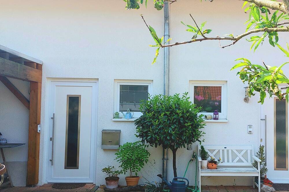 Ganze Wohnung, Gemütliche Ferienwohnung in ruhiger Lage in Sachsenheim, Kraichgau