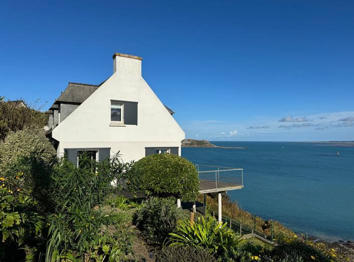 Gîte pour 10 personnes, avec terrasse et jardin