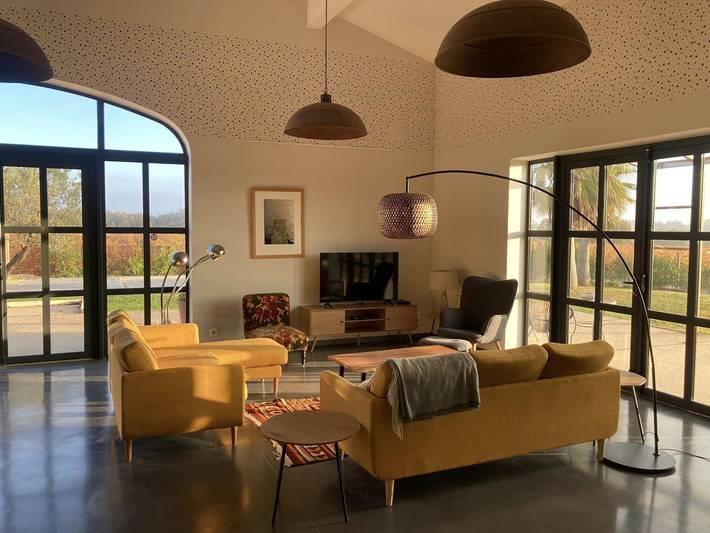Gîte pour 15 personnes, avec terrasse ainsi que piscine et jardin, animaux acceptés à Trouillas - 2