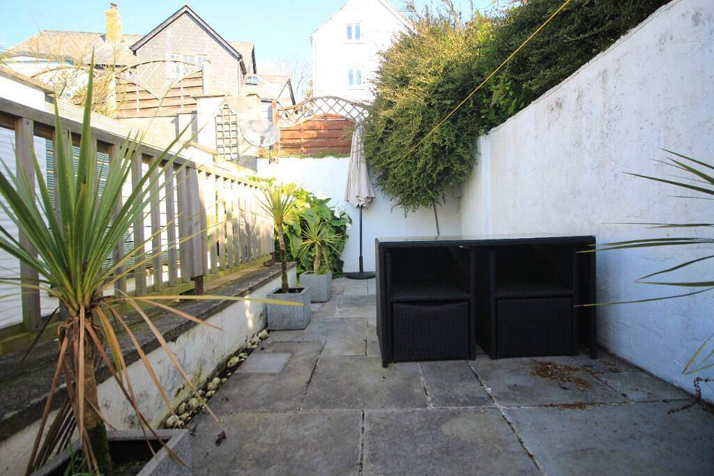 2 Bed Cottage - Sleeps 4 - Pets - Patio - Parking in Padstow, Cornouailles