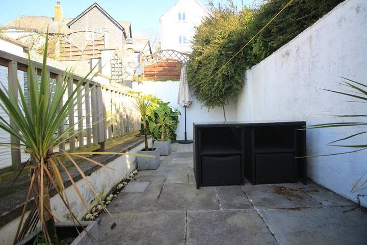 2 Bed Cottage - Sleeps 4 - Pets - Patio - Parking in Padstow, Cornwall