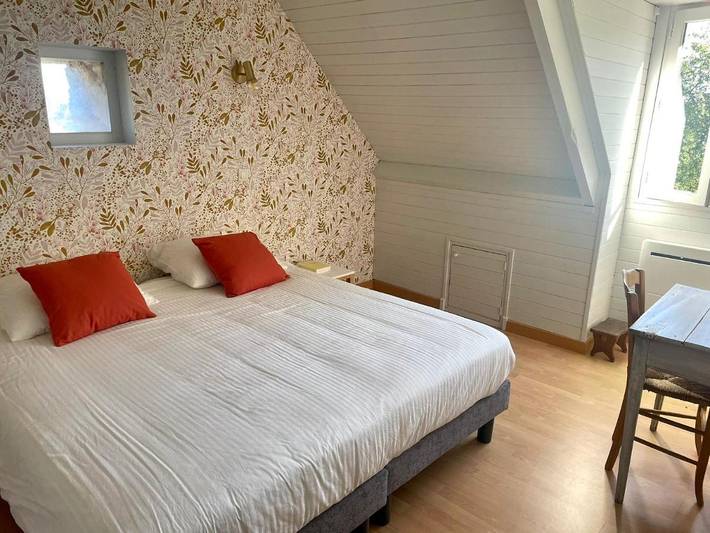 Location de vacances pour 9 personnes, avec terrasse ainsi que jardin et piscine à Cressensac - 3