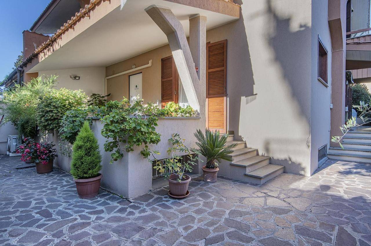 King Room with Balcony in Ladispoli, Provincia di Roma