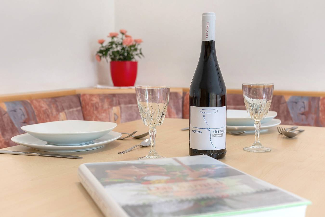 Entire apartment, Apartment 'Wohnung 1' with Mountain View, Shared Garden and Wi-Fi in Sarnvalley, Sarntal Alps