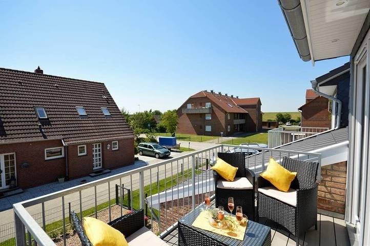 Ferienwohnung für 2 Personen, mit Balkon in Norden und Umgebung