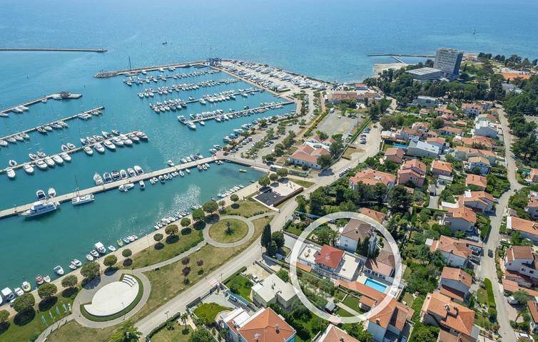 Villa für 16 Personen, mit Pool und Garten in Umag - 2