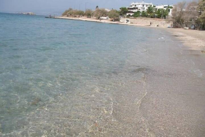 Gîte pour 5 personnes, avec jardin dans Saronida