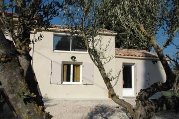 Gîte pour 4 personnes, avec terrasse à Saint-Andiol