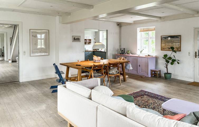 Ferienhaus für 8 Personen mit Terrasse in Hundested, Hovedstaden