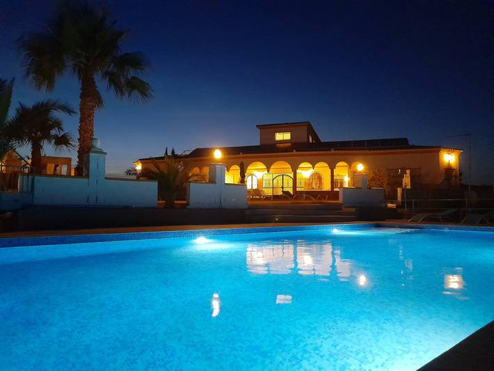 Casa rural para 14 personas, con jacuzzi y jardín, Familias con niños en Provincia de Sevilla - 2