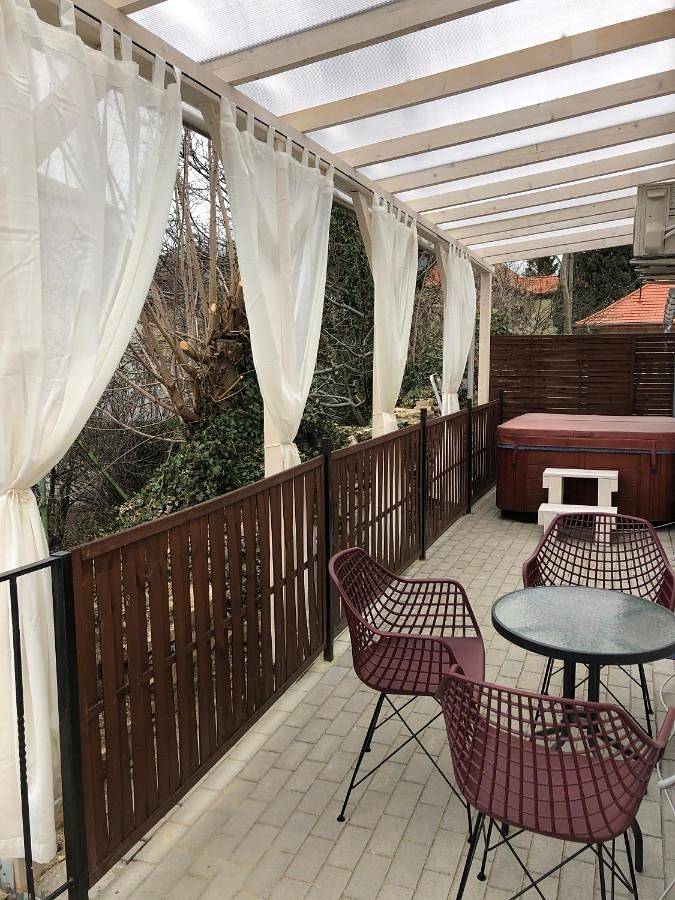 Appartement de vacances pour 3 personnes, avec terrasse et jacuzzi, animaux acceptés