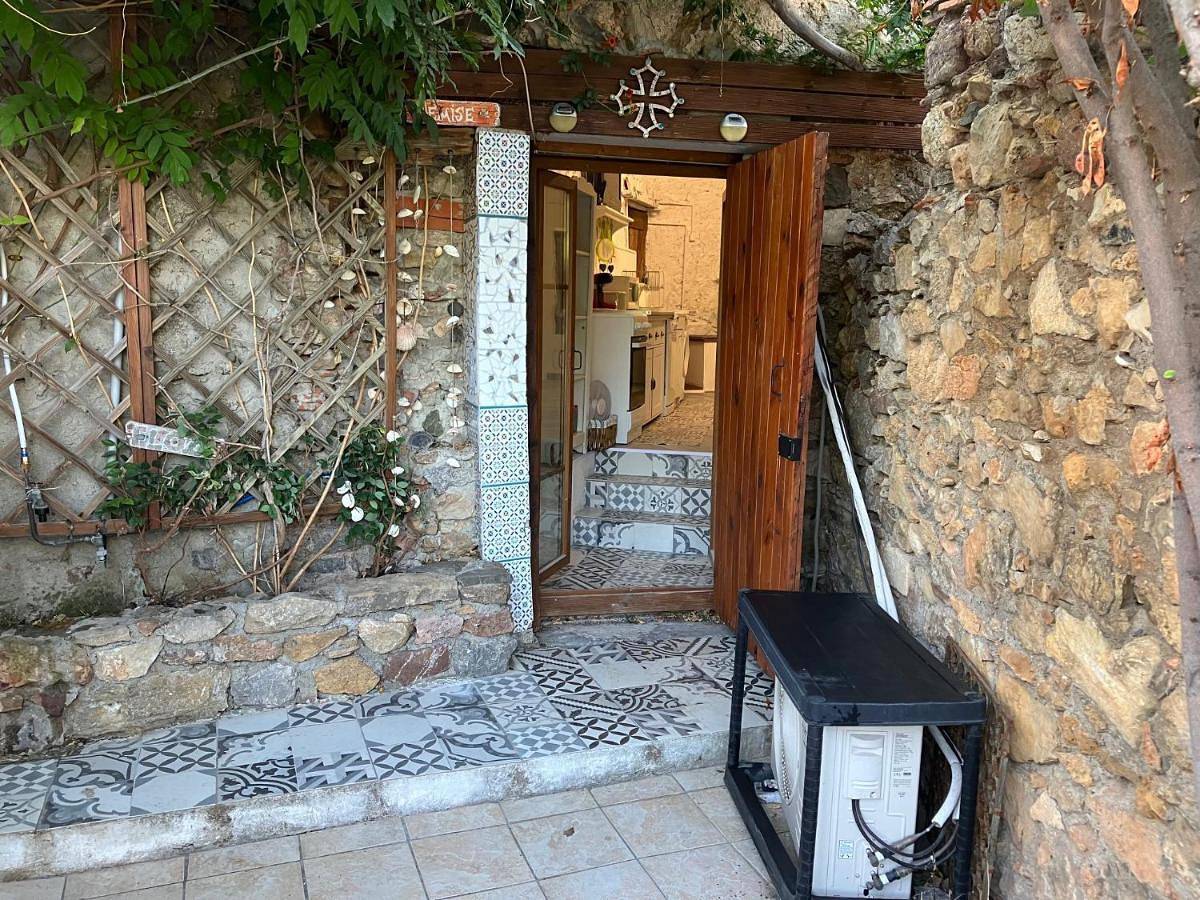 Appartement entier, One-Bedroom Apartment in Tuchan, Côte méditerranéenne (France)