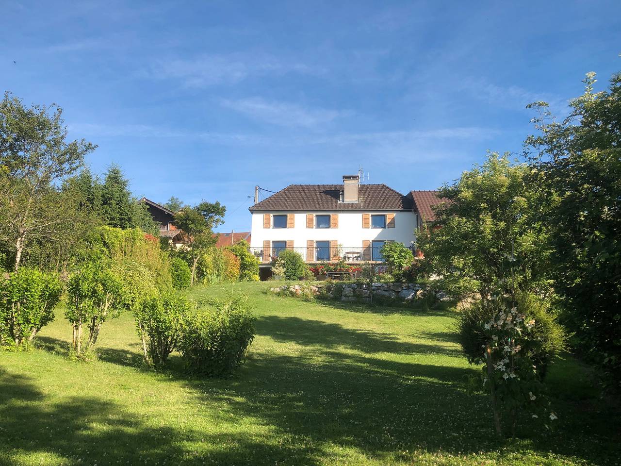 Casa vacacional «Le Carnotzet Du Lac - Hauts d’Évian» con vistas al lago, terraza y Wi-Fi in Larringes, Thonon-les-Bains region