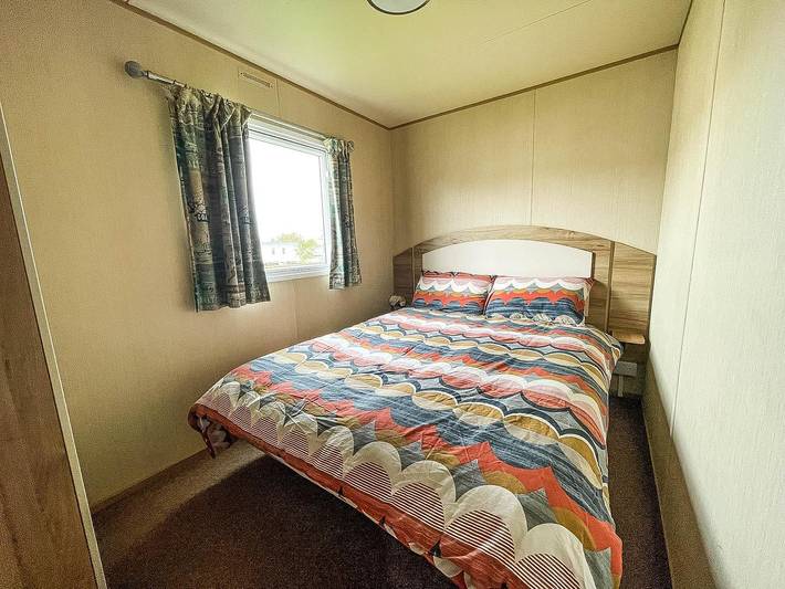 CaravanSleeps8-HotTub-FirePlace-Garden-Patio in Tattershall, Lincolnshire