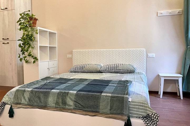 Ganze Wohnung, 40 m² Studio-Apartment im Zentrum von Brescia, 90 m von überdachten Parkplätzen in Brescia, Brescia Provinz
