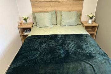 Glamping for 8 People in Northampton, Northamptonshire, Photo 1