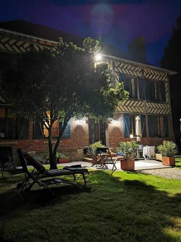 Chambre d’hôte pour 2 personnes, avec vue ainsi que piscine et jardin à Beuzeville