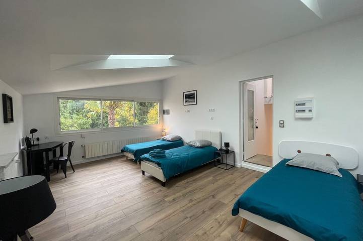 Location de vacances pour 14 personnes, avec balcon ainsi que jardin et jacuzzi à Villemomble - 2