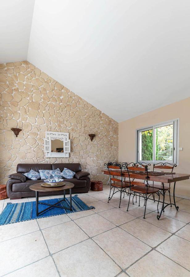 Location de vacances pour 2 personnes, avec vue et jardin à Gannat - 2