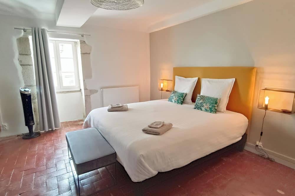 Le Gîte de Varanges : Maison de Ville Classée 3 in Givry, Region Chalon-sur-Saône