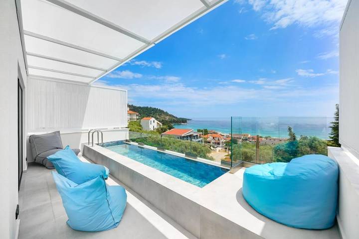 Ferienwohnung für 5 Personen, mit Garten und Pool sowie Ausblick