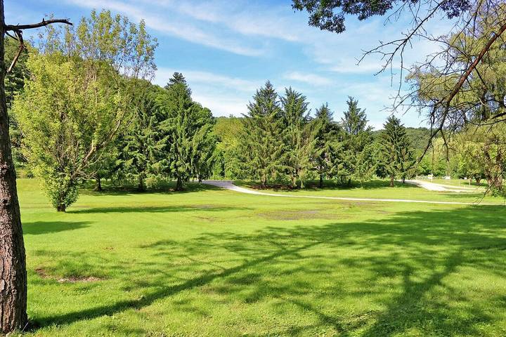 Vacation house for 10 people, with yard in Ohio