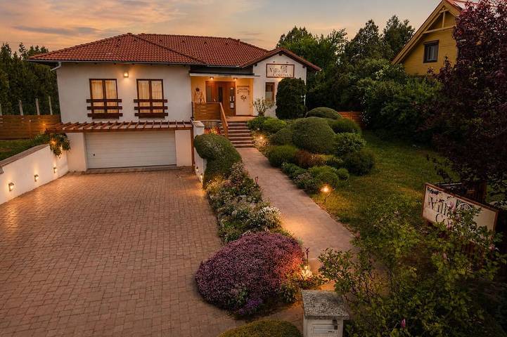 Villa für 12 Personen, mit Garten und Whirlpool sowie Sauna - 1