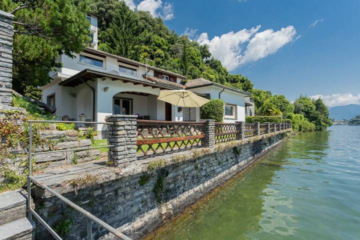 Ferienhaus für 14 Personen, mit Seeblick und Ausblick sowie Garten