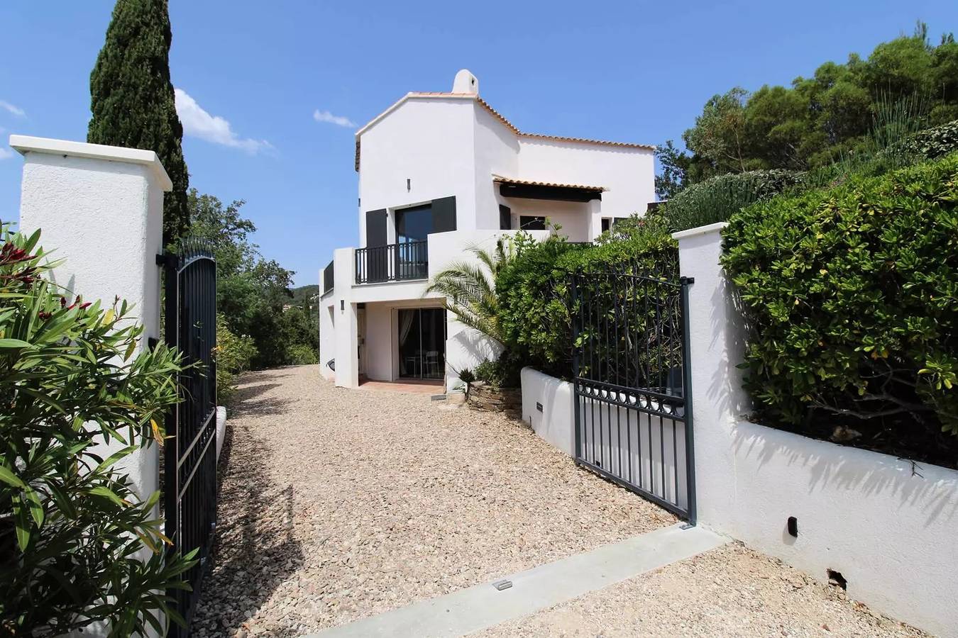 Villa pour 8 personnes avec piscine privée à La Londe-Les-Maures in La Londe-les-Maures, Côte méditerranéenne (France)
