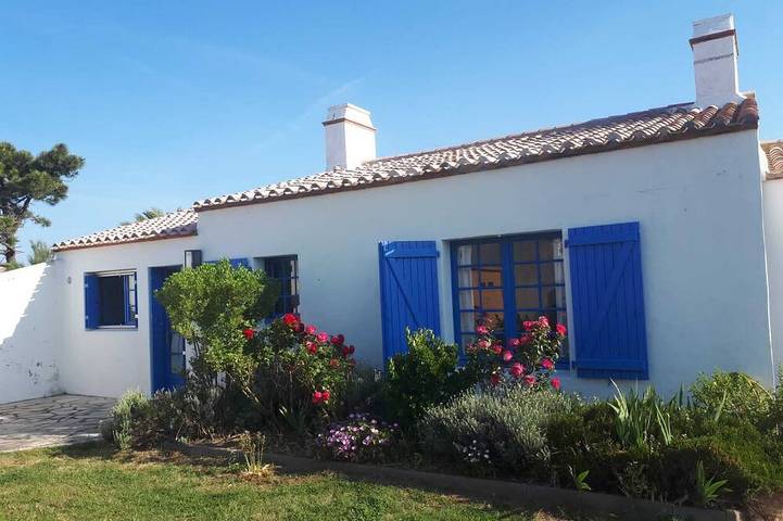 Location de vacances pour 8 personnes, avec terrasse ainsi que jacuzzi et jardin dans Plage De La Bosse L Epine