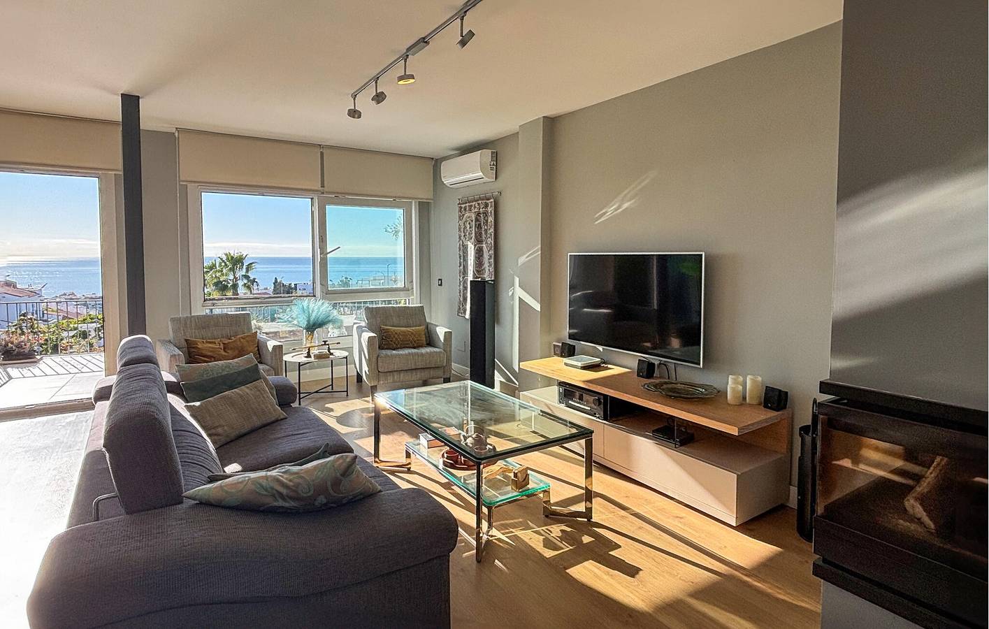 Meerblick-Apartment mit Pool & Terrasse, Garage - 800m bis Playa Los Claros in Torre de Benagalbón, Rincón de la Victoria