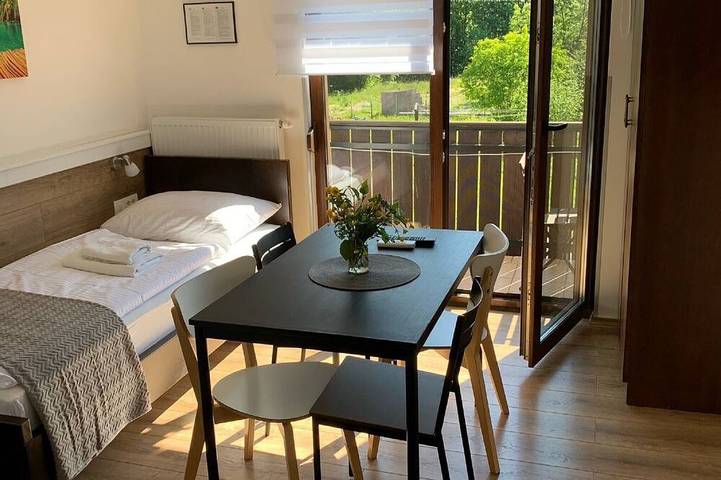 Guesthouse Family Bosnic - Suite Room with Balcony and kitchenette in Smoljanac, Plitvicer Seen