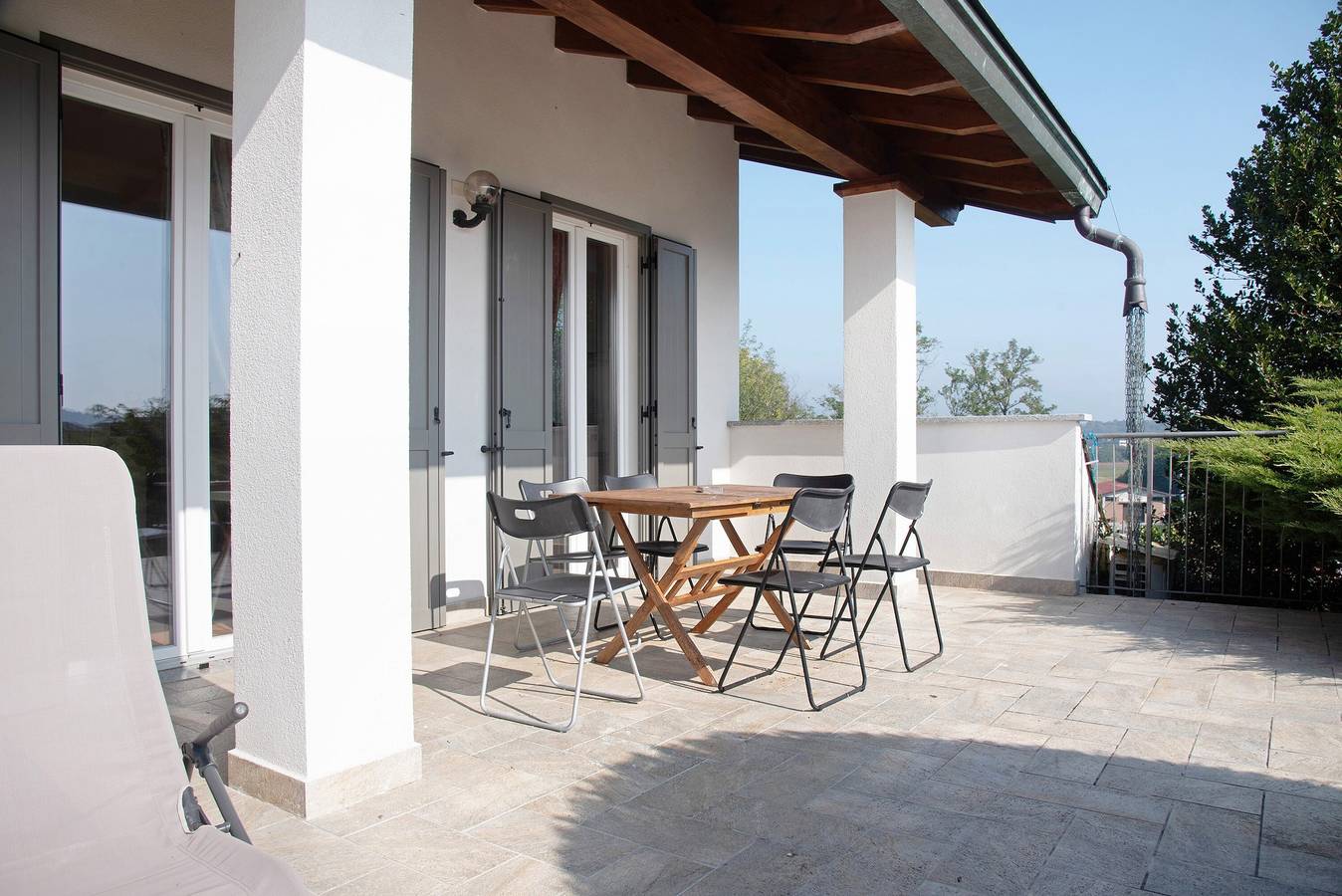 Ganze Wohnung, Apartment 'Mora' mit Bergblick, privater Terrasse und Wlan in Cantello, Varese Provinz