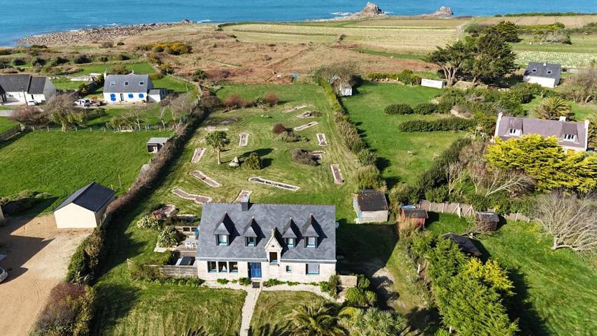 Location de vacances pour 6 personnes, avec vue et jardin dans Plage de Grève Blanche (Plouguerneau) - 4