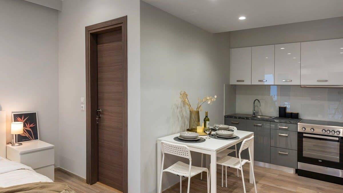 Entire apartment, City Escape, Stylish Studio with Views in Central Section of Athens, Athens