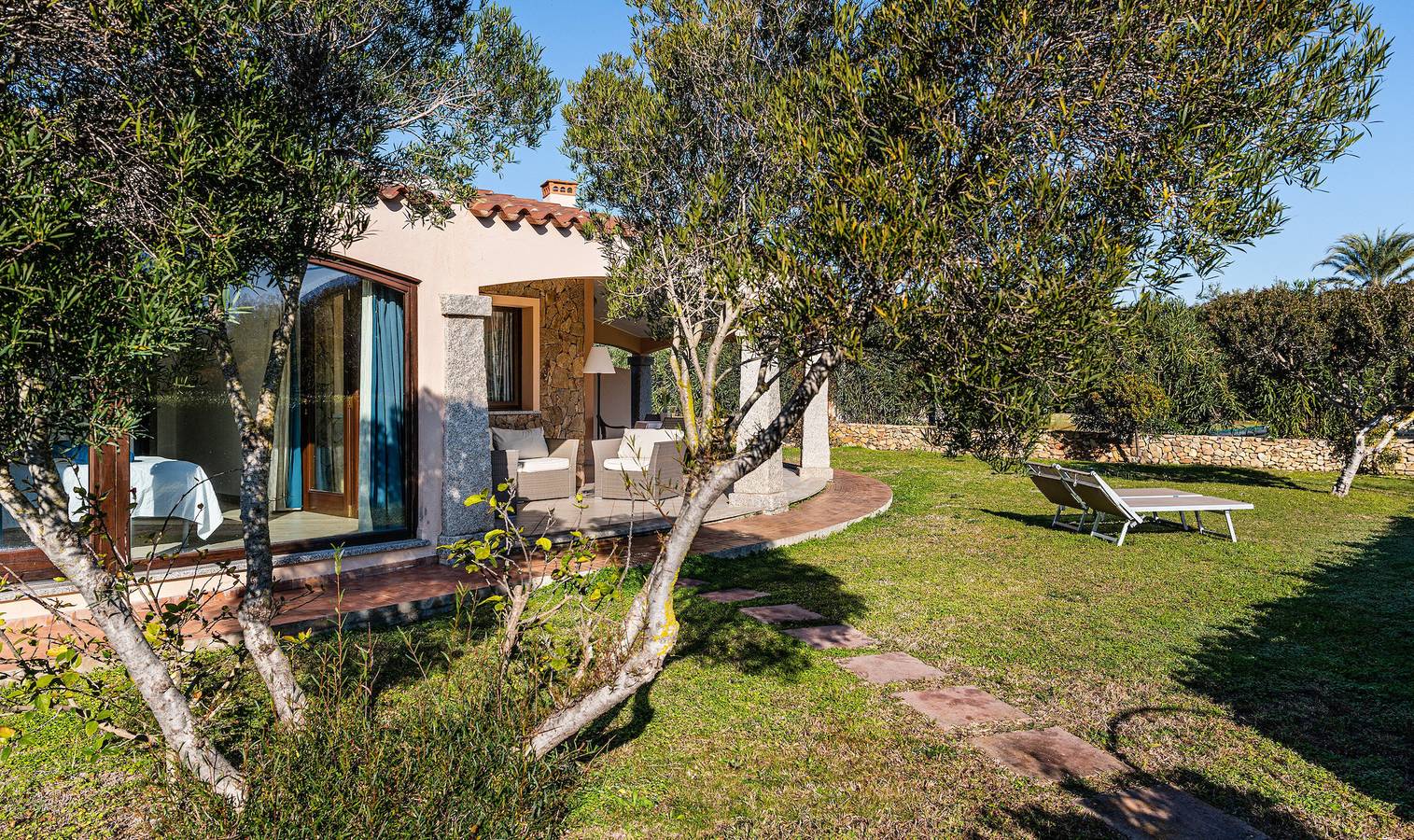 Villa 'Mariella' with Private Terrace, Wi-Fi and Air Conditioning in Costa Rei, Muravera