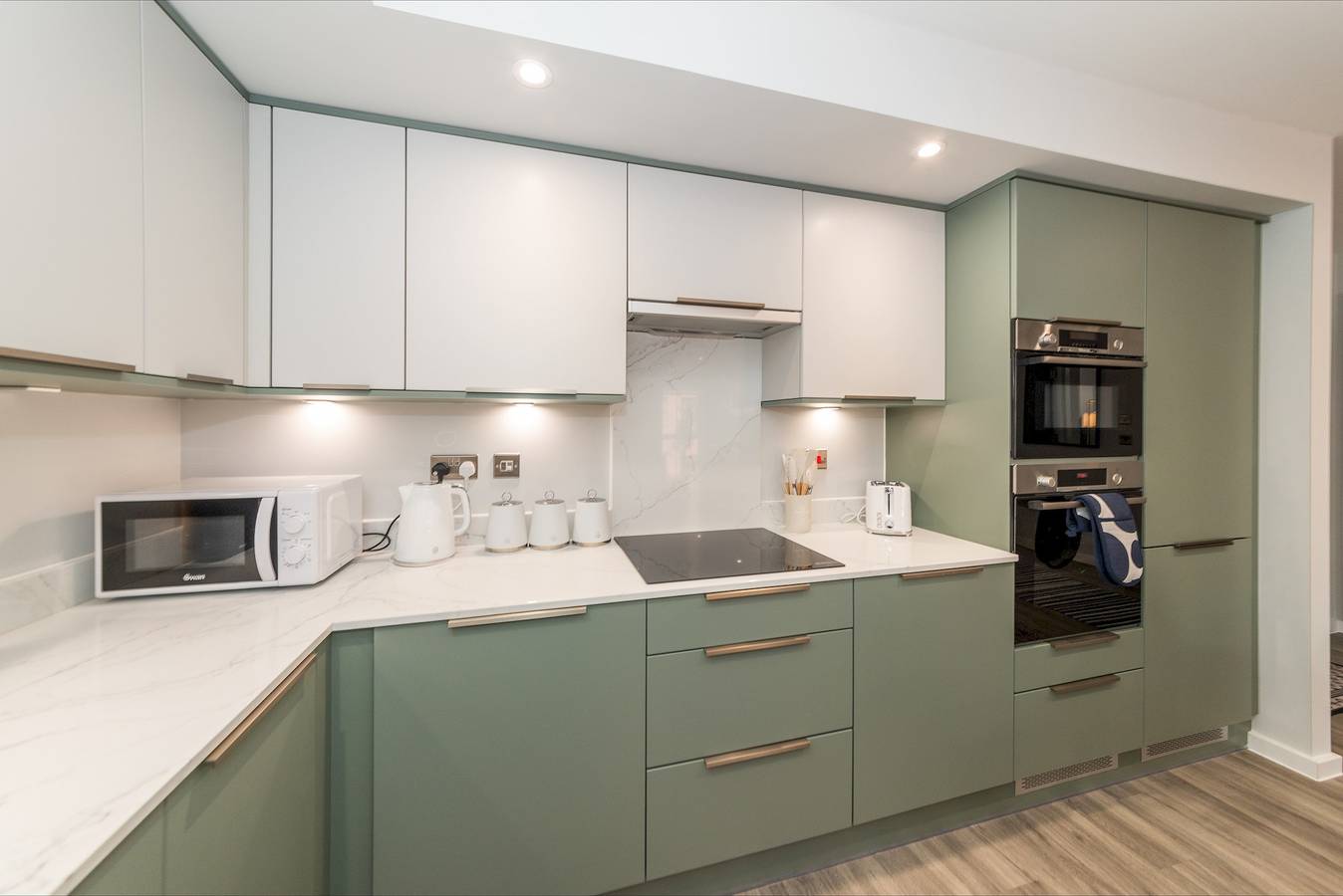 Apartamento entero, Brand New Flat with Ac 5-Min Walk to Town Centre - Pass the Keys in Reading, Berkshire
