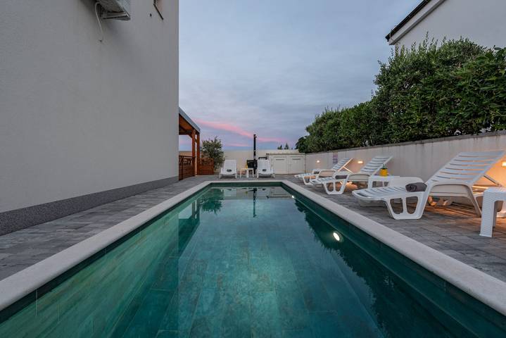 Villa pour 10 personnes, avec Terrasse dans Vir - 3