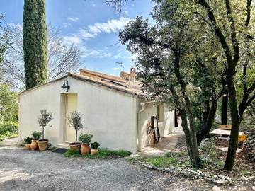 Gîte pour 3 personnes, avec jardin et piscine à Saint-Martin-de-Londres
