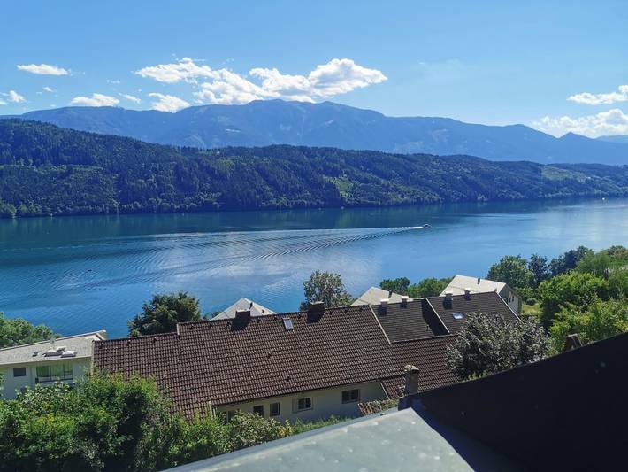 Ferienwohnung für 4 Personen, mit Ausblick und Seeblick sowie Pool - 1