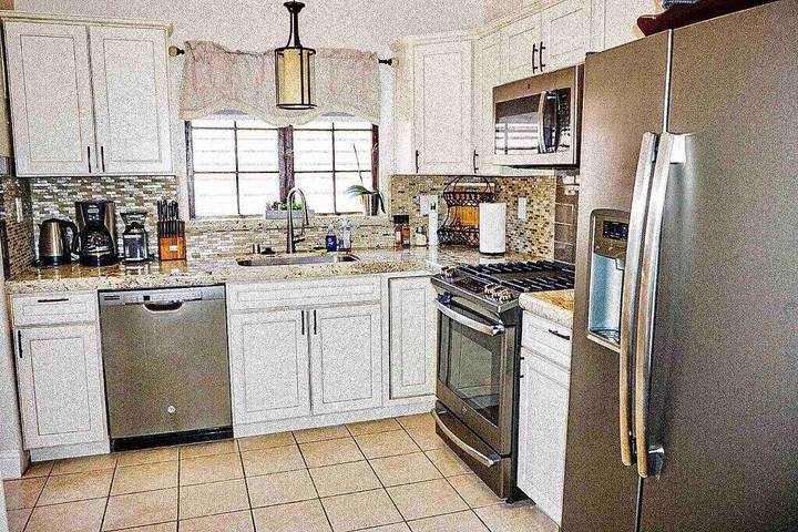 Vacation rental for 6 people, with yard and hot tub as well as terrace, with pets in Monterey County