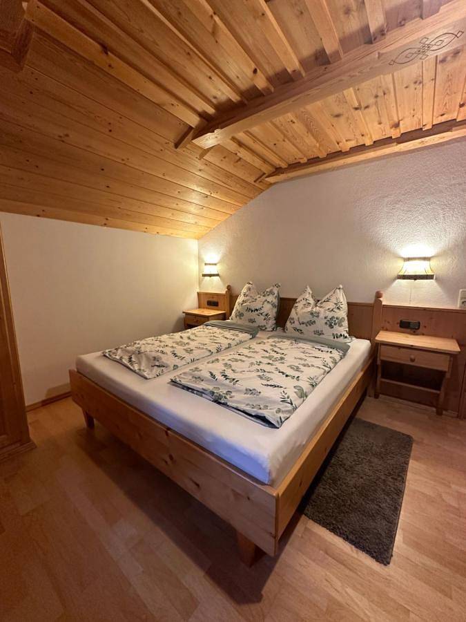 Ferienwohnung für 4 Personen, mit Ausblick und Balkon sowie Seeblick im Tölzer Land - 2