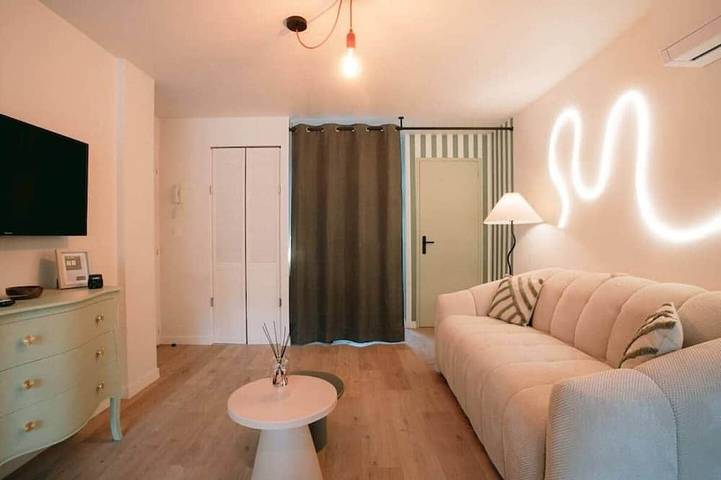 Appartement entier, Le jardin de Georges — 151 · Oasis privée en cœur de ville in Périgueux, Périgord Blanc